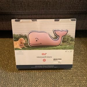 Vineyard vines inflatable sprinkler